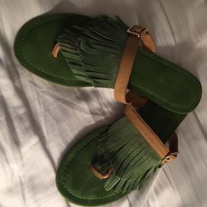 “Tommy Hilfriger” Suede & Fringe Sandels!